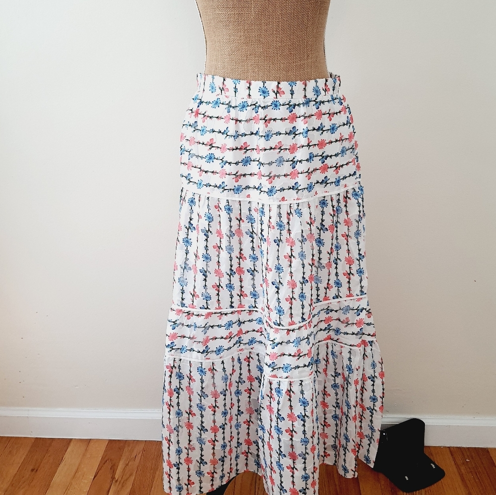 🌿Foxiedox White Floral Tiered Midi Skirt